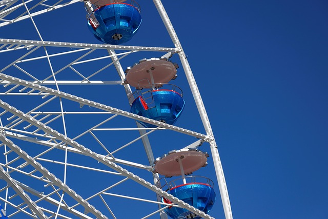 «Щасливе місце» Емілі Генрі